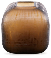 Load image into Gallery viewer, Capard - Vase
