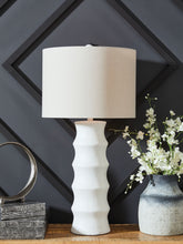 Load image into Gallery viewer, Veraleigh - Poly Lamp
