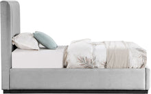 Load image into Gallery viewer, Lucia - Bed
