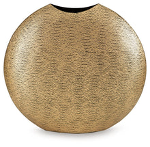 Load image into Gallery viewer, Iansboro - Vase

