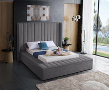 Load image into Gallery viewer, Kiki - Bed
