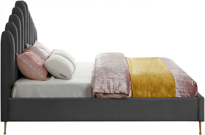 Lily - Bed