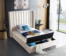 Load image into Gallery viewer, Kiki - Bed
