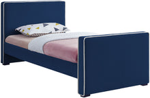 Load image into Gallery viewer, Dillard - Bed

