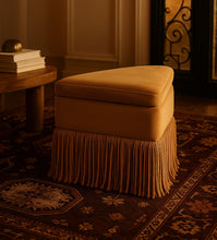 Load image into Gallery viewer, Trivoli - Ottoman / Stool - Saddle
