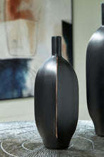 Load image into Gallery viewer, Rhaveney - Vase - Small
