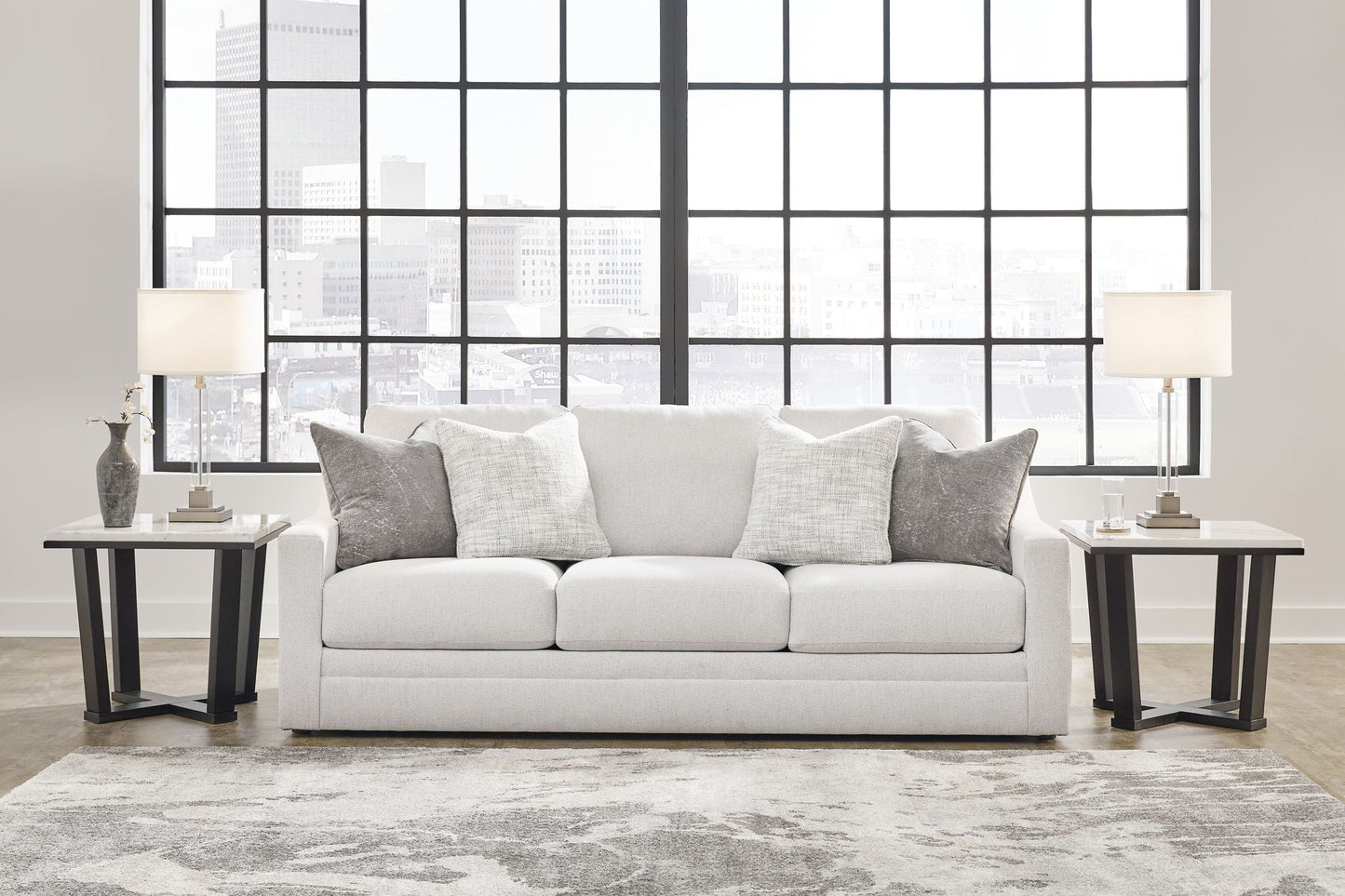 Maitelynn - Sofa - Chalk