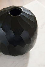 Load image into Gallery viewer, Ryanford - Vase
