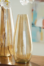 Load image into Gallery viewer, Rhettman - Vase
