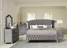Load image into Gallery viewer, Deanna Bedroom Traditional Metallic Eastern King Bed
