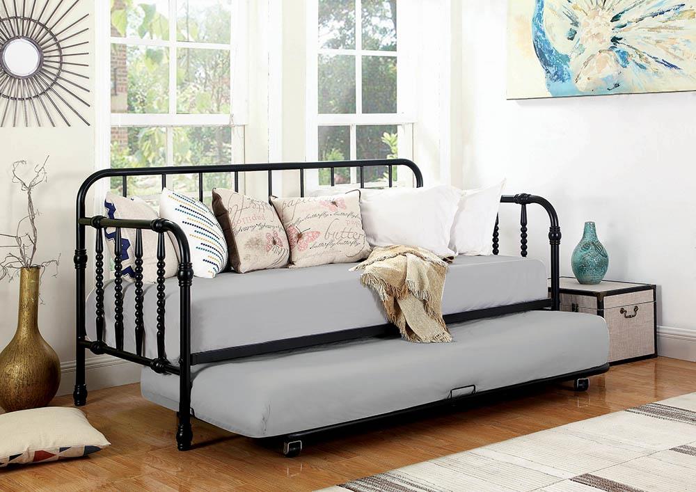 Traditional Black Metal Daybed